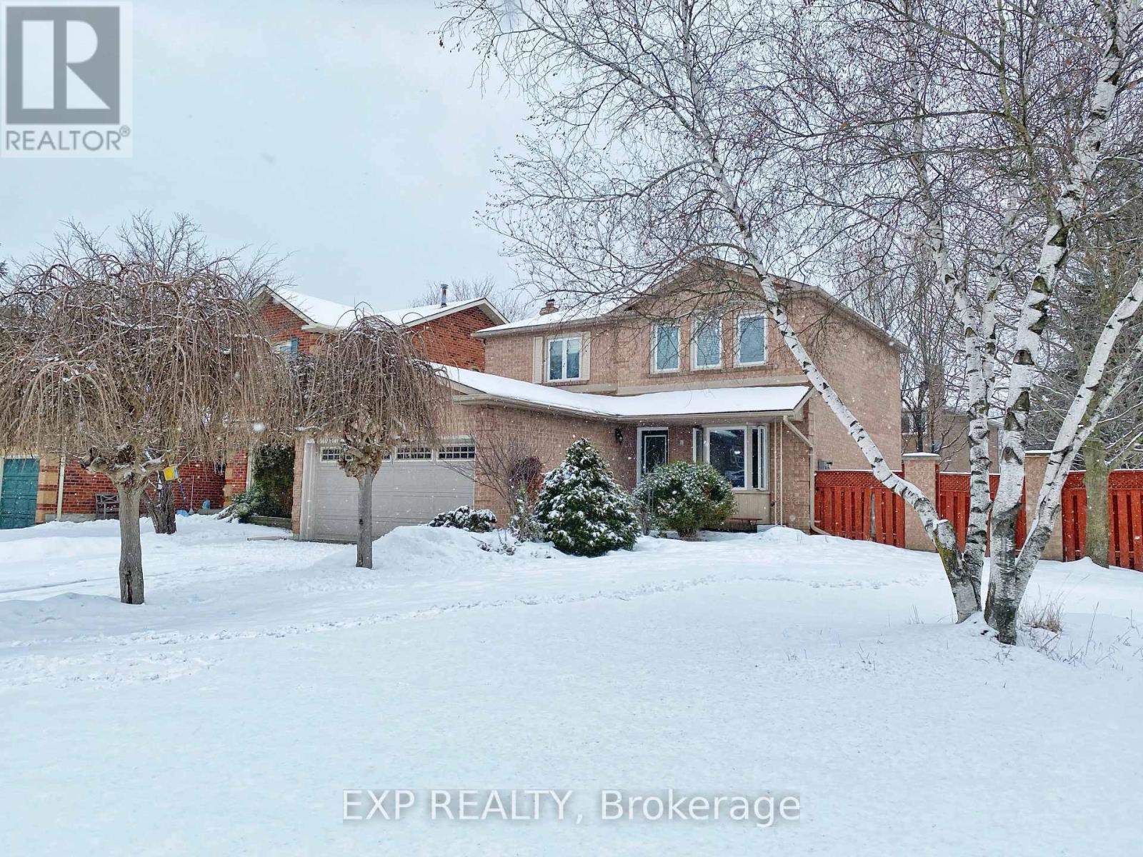 1 Teasdale Court, Aurora, Ontario  L4G 6C1 - Photo 2 - N12661314