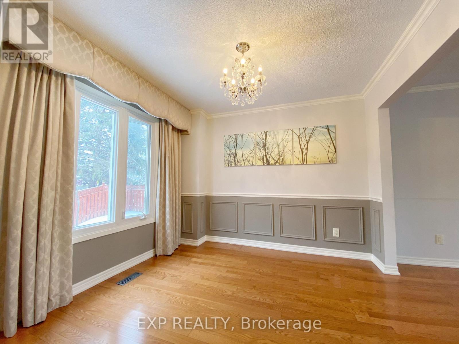 1 Teasdale Court, Aurora, Ontario  L4G 6C1 - Photo 7 - N12661314