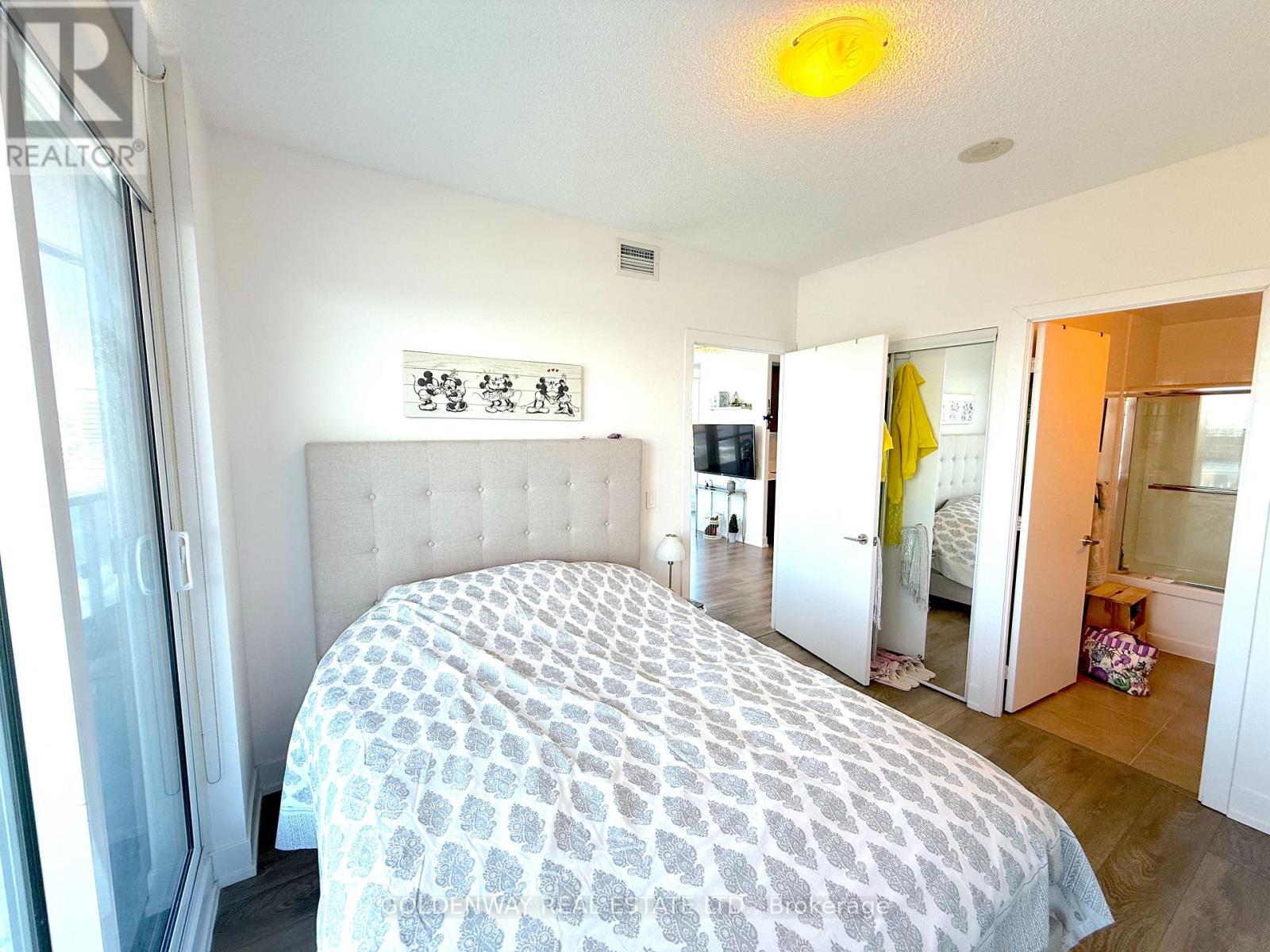 1515 - 9471 Yonge Street E, Richmond Hill, Ontario  L4C 0Z5 - Photo 4 - N12661336