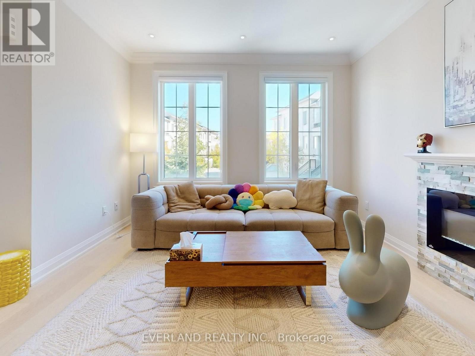 5 Point Pelee Lane, Richmond Hill, Ontario  L4S 0G4 - Photo 3 - N12661374