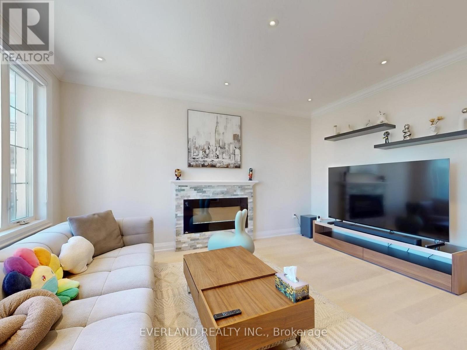 5 Point Pelee Lane, Richmond Hill, Ontario  L4S 0G4 - Photo 4 - N12661374