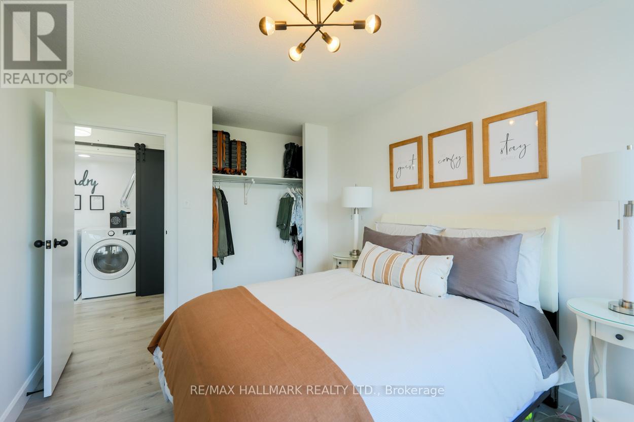 702 - 3590 Kaneff Crescent, Mississauga, Ontario  L5A 3X3 - Photo 13 - W12661156