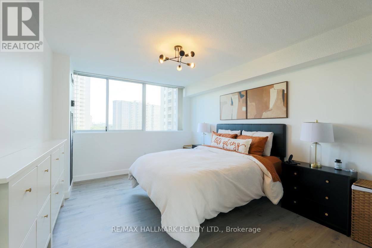 702 - 3590 Kaneff Crescent, Mississauga, Ontario  L5A 3X3 - Photo 16 - W12661156