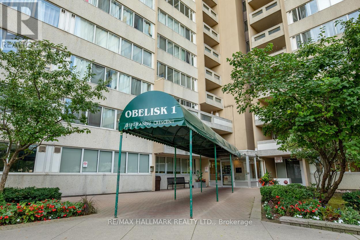 702 - 3590 Kaneff Crescent, Mississauga, Ontario  L5A 3X3 - Photo 2 - W12661156