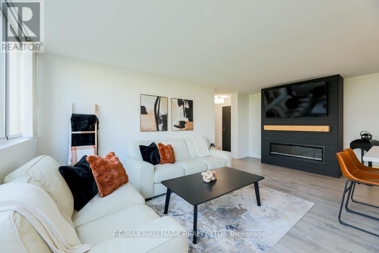 702 - 3590 Kaneff Crescent, Mississauga, Ontario  L5A 3X3 - Photo 5 - W12661156