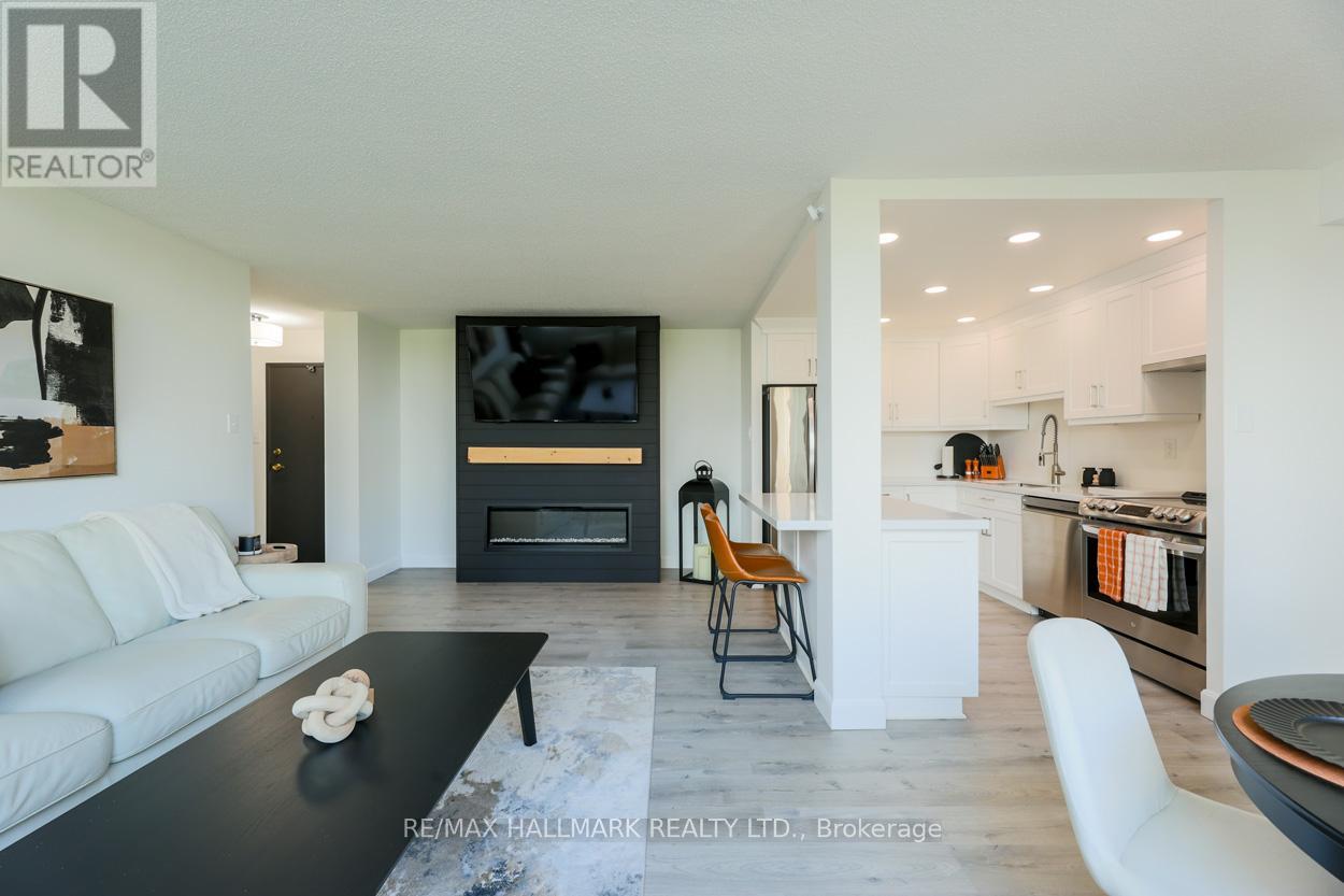 702 - 3590 Kaneff Crescent, Mississauga, Ontario  L5A 3X3 - Photo 7 - W12661156