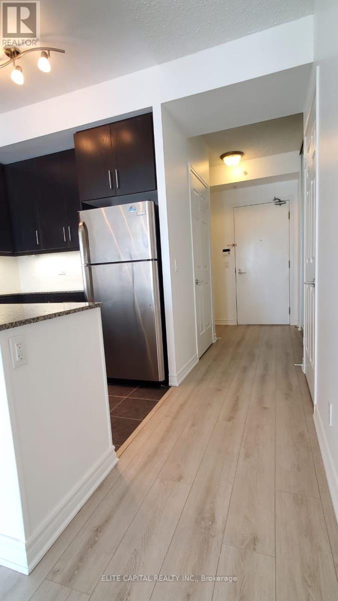 904 - 15 James Finlay Way, Toronto, Ontario  M3M 0B3 - Photo 4 - W12661164