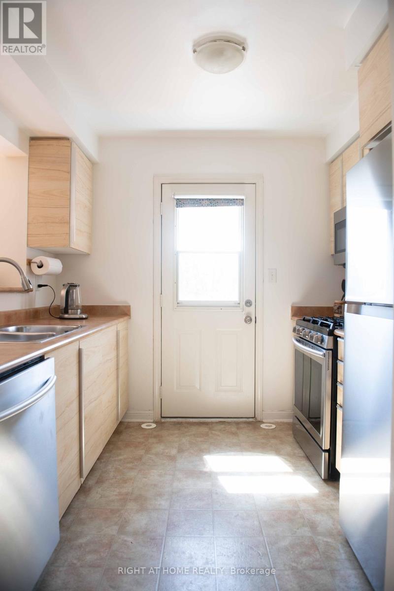 1159 Mcdowell Crescent, Milton, Ontario  L9T 6R6 - Photo 14 - W12661180