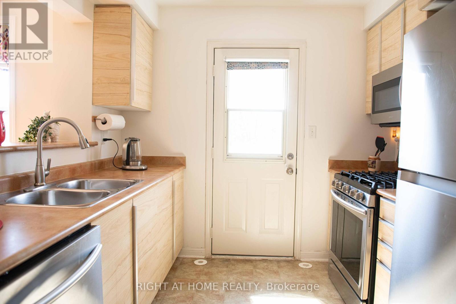 1159 Mcdowell Crescent, Milton, Ontario  L9T 6R6 - Photo 15 - W12661180