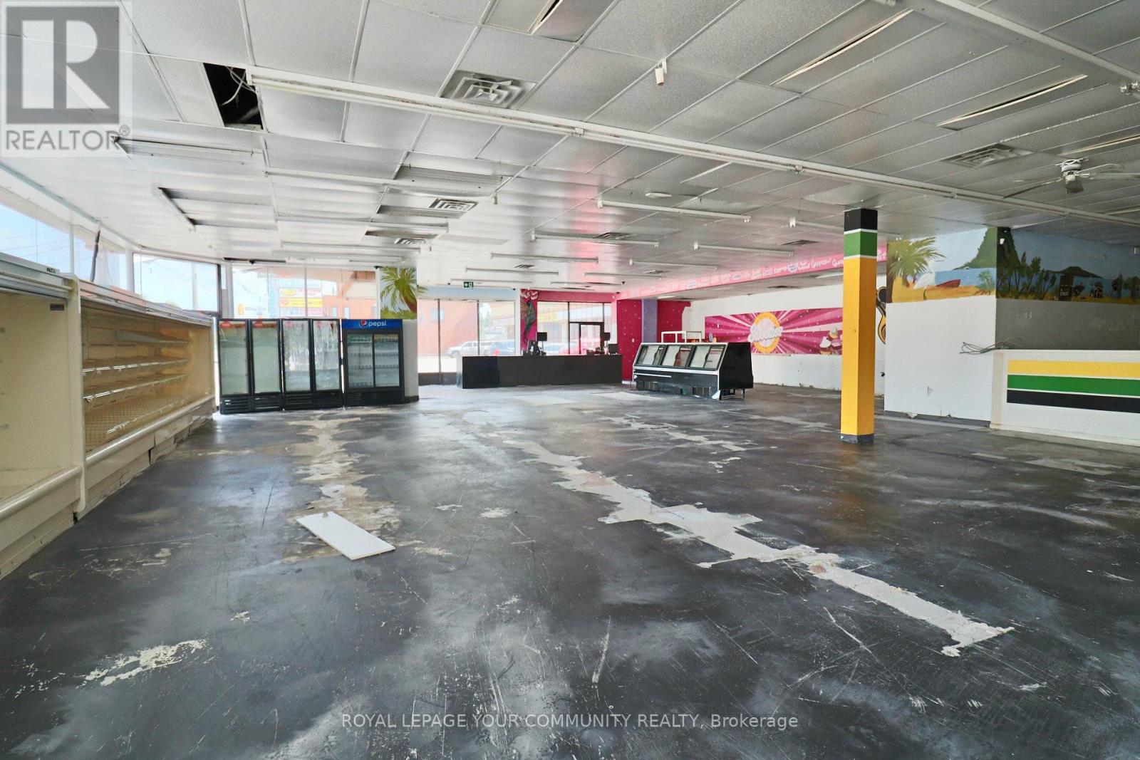 1370 Weston Road, Toronto, Ontario  M6M 4R8 - Photo 5 - W12661200