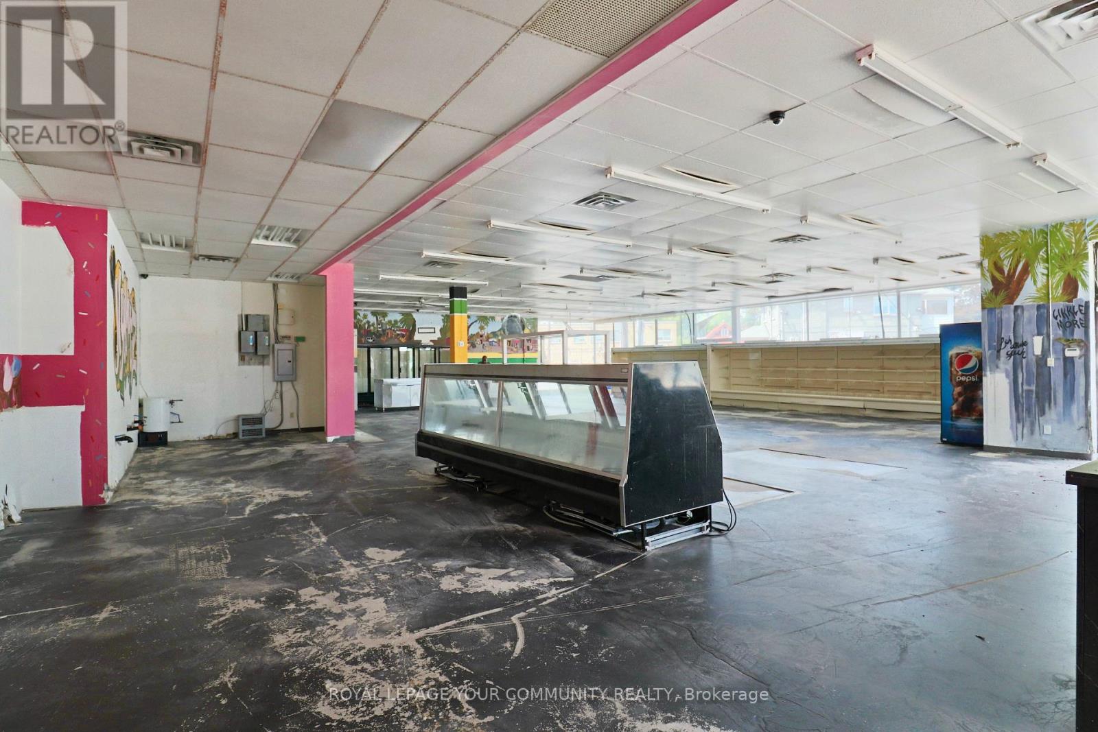 1370 Weston Road, Toronto, Ontario  M6M 4R8 - Photo 8 - W12661200