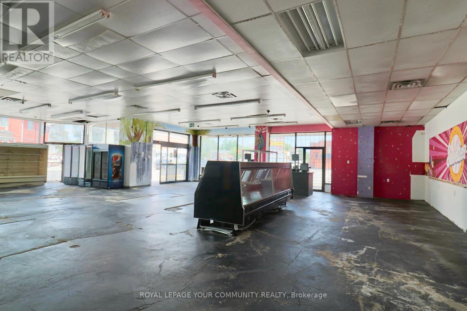 1370 Weston Road, Toronto, Ontario  M6M 4R8 - Photo 9 - W12661200