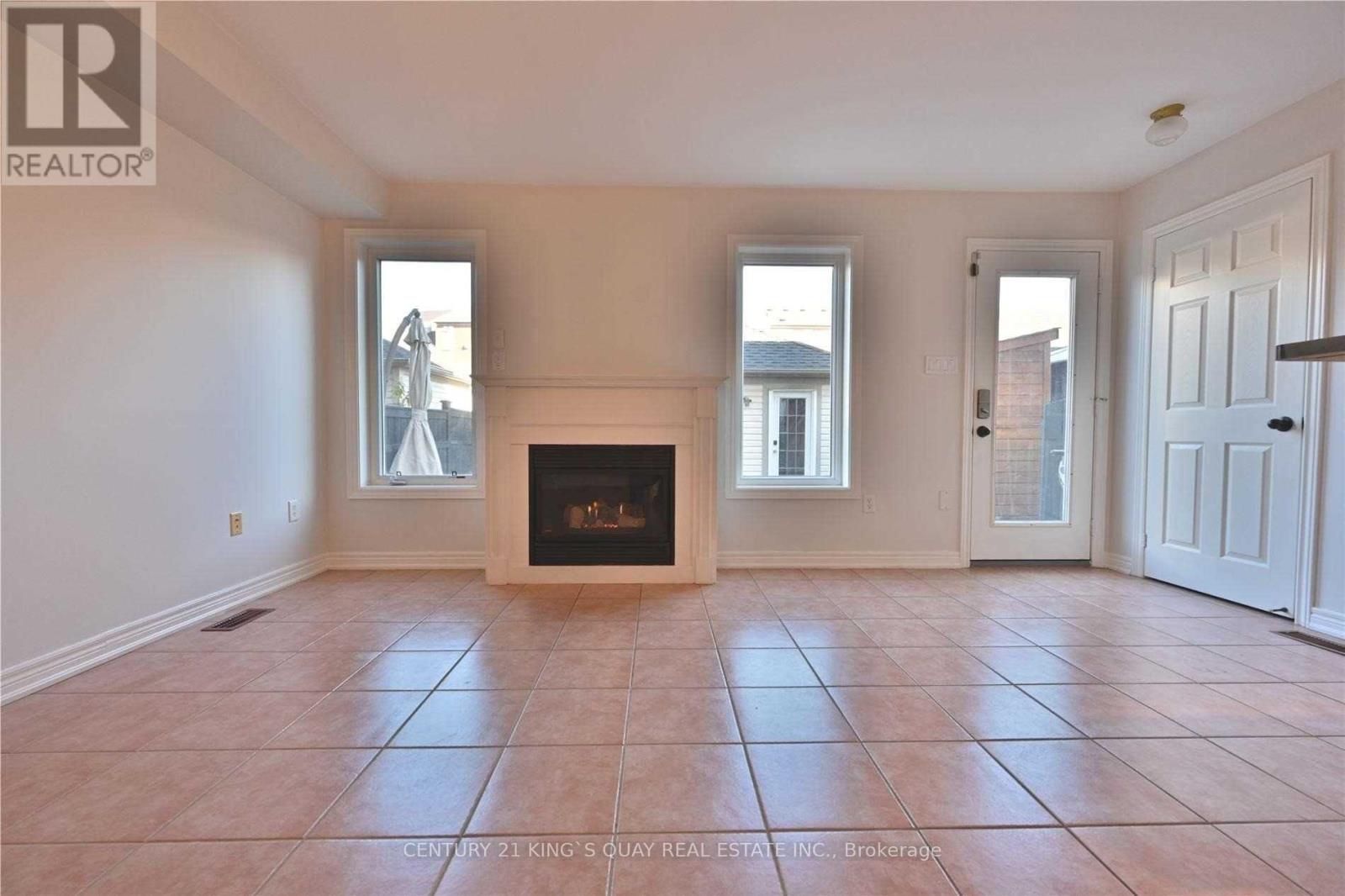 85 Gatwick Drive, Oakville, Ontario  L6H 6V2 - Photo 5 - W12661240