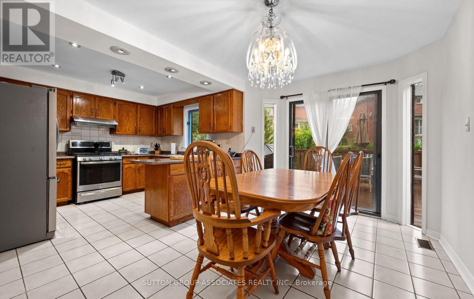 1252 Greenwood Crescent, Oakville, Ontario  L6J 6W5 - Photo 12 - W12661248