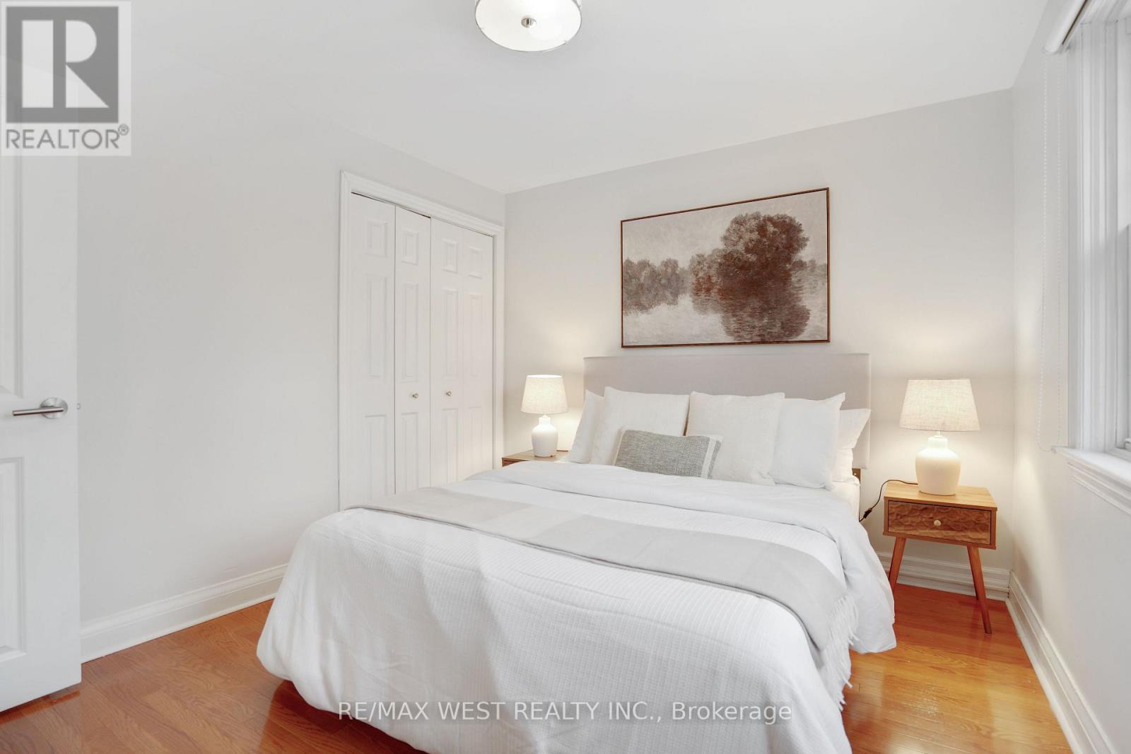 10 Allanbrooke Drive, Toronto, Ontario  M9A 3N8 - Photo 10 - W12661308