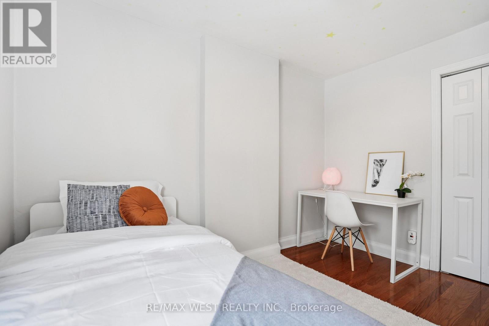 10 Allanbrooke Drive, Toronto, Ontario  M9A 3N8 - Photo 12 - W12661308