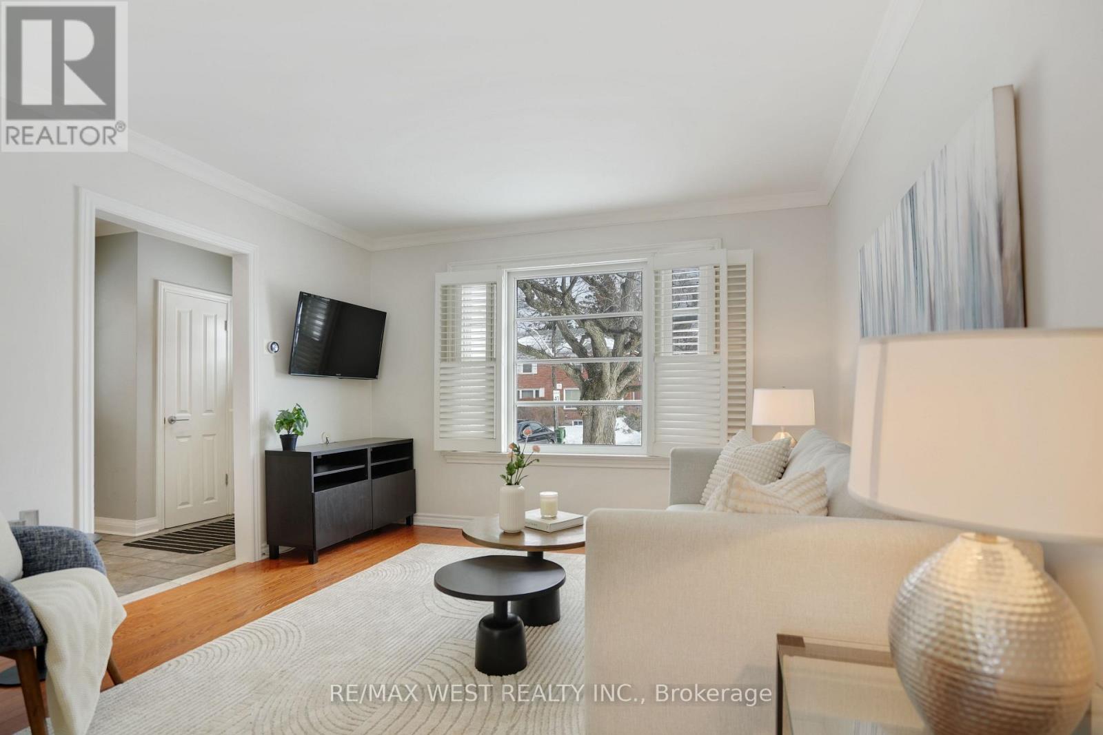 10 Allanbrooke Drive, Toronto, Ontario  M9A 3N8 - Photo 2 - W12661308