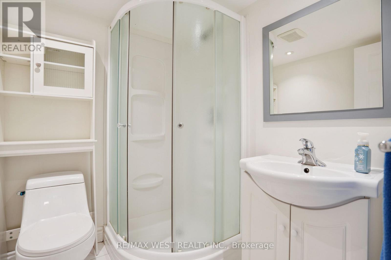 10 Allanbrooke Drive, Toronto, Ontario  M9A 3N8 - Photo 20 - W12661308