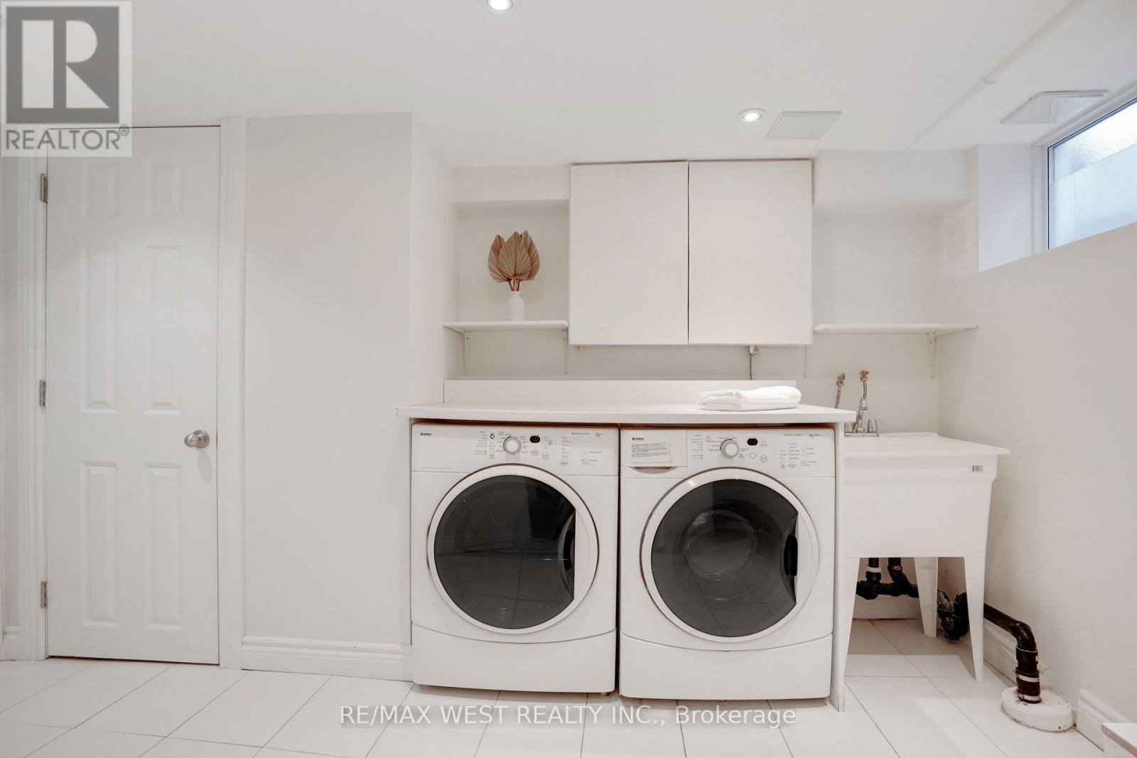 10 Allanbrooke Drive, Toronto, Ontario  M9A 3N8 - Photo 21 - W12661308