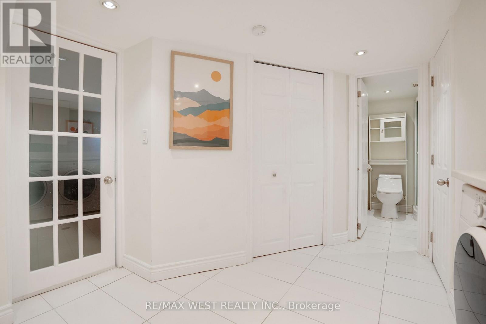 10 Allanbrooke Drive, Toronto, Ontario  M9A 3N8 - Photo 22 - W12661308