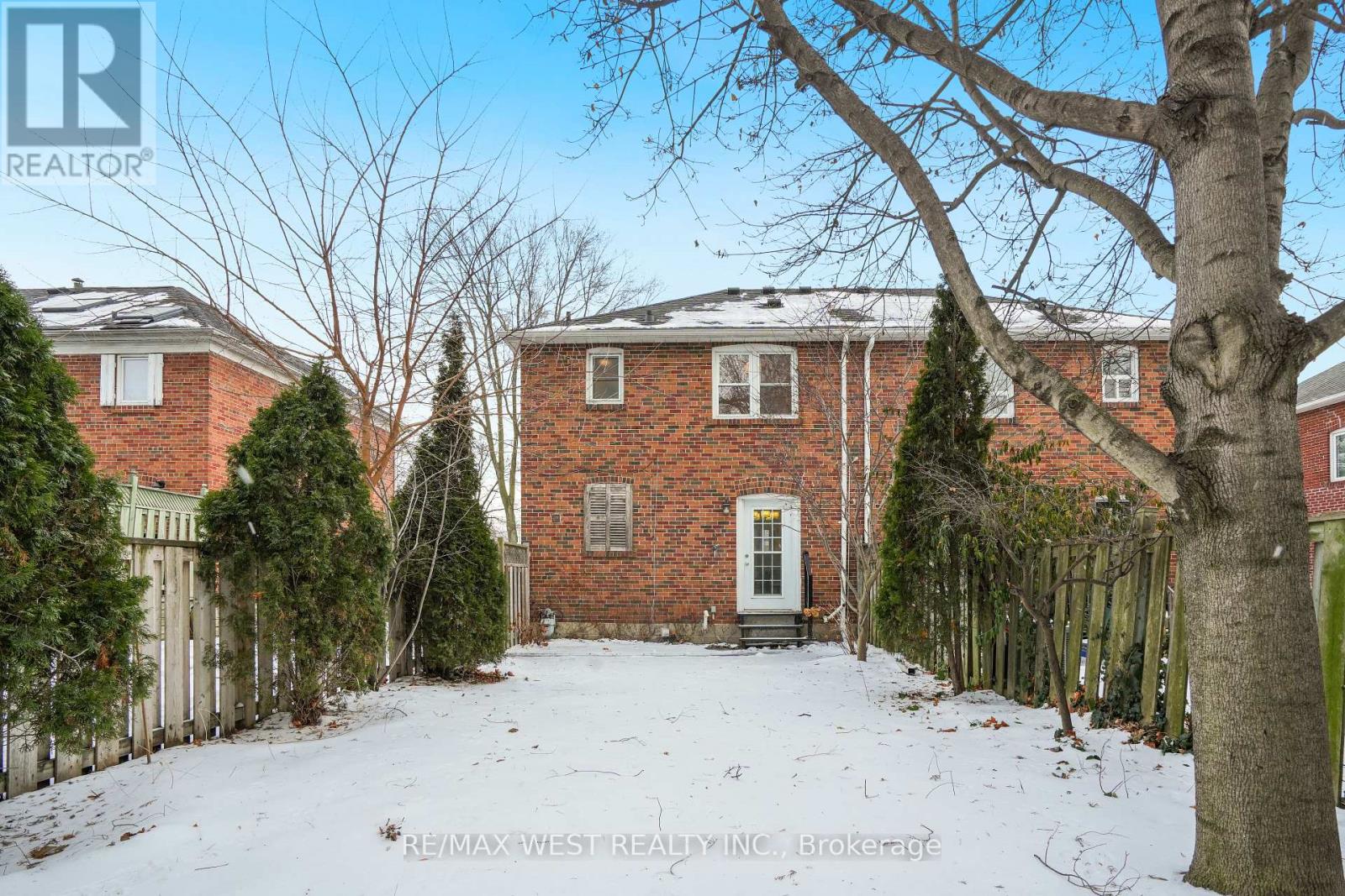 10 Allanbrooke Drive, Toronto, Ontario  M9A 3N8 - Photo 24 - W12661308