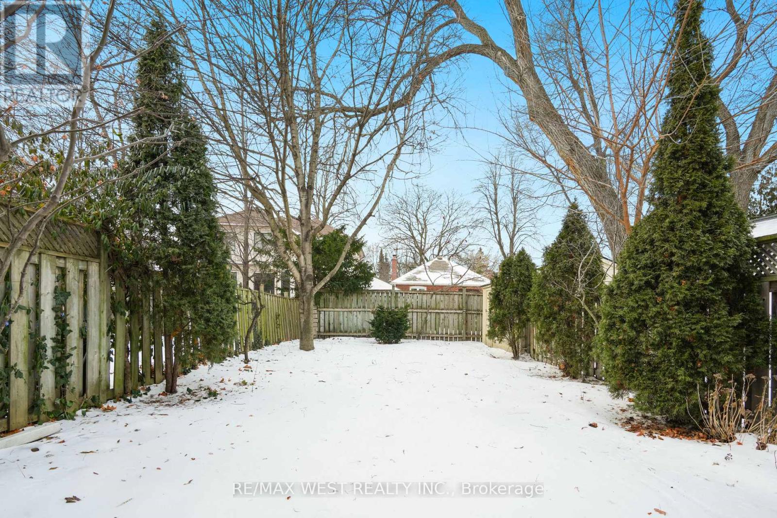 10 Allanbrooke Drive, Toronto, Ontario  M9A 3N8 - Photo 25 - W12661308