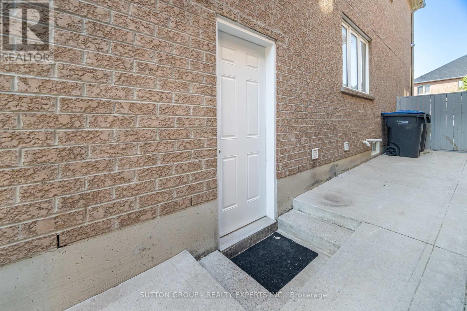 Basement - 5 Freedom Oaks Trail, Brampton, Ontario  L6P 3L1 - Photo 2 - W12661392