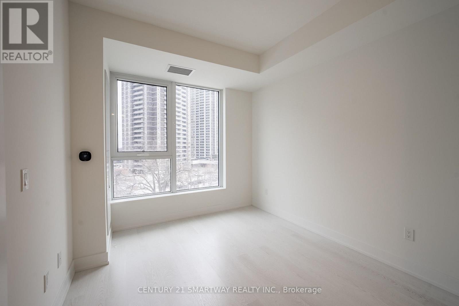 605 - 60 Central Park Roadway, Toronto, Ontario  M9A 0E6 - Photo 13 - W12661432