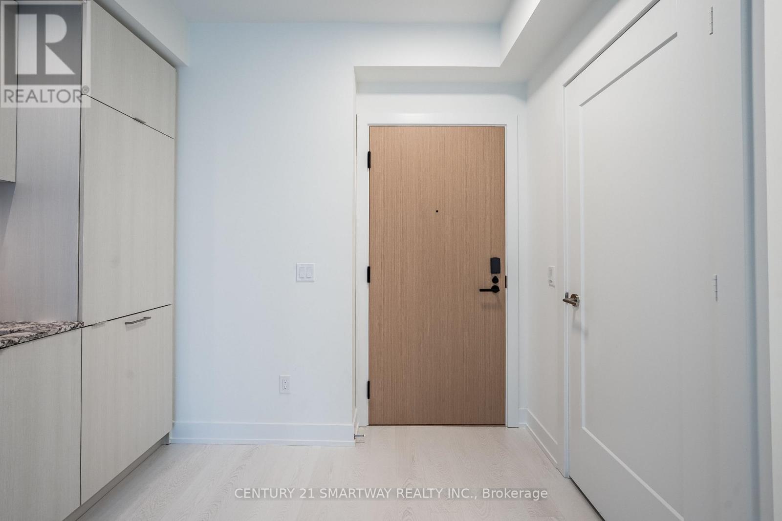 605 - 60 Central Park Roadway, Toronto, Ontario  M9A 0E6 - Photo 8 - W12661432