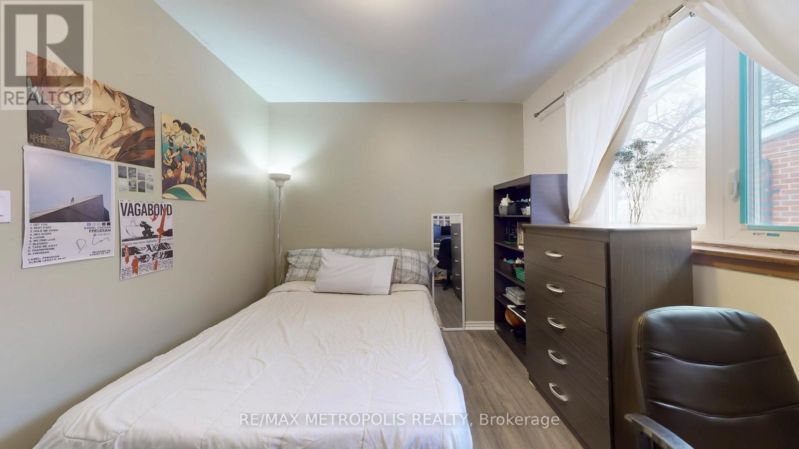 68 Paulvale Crescent, Toronto, Ontario  M3J 1K5 - Photo 22 - W12661438