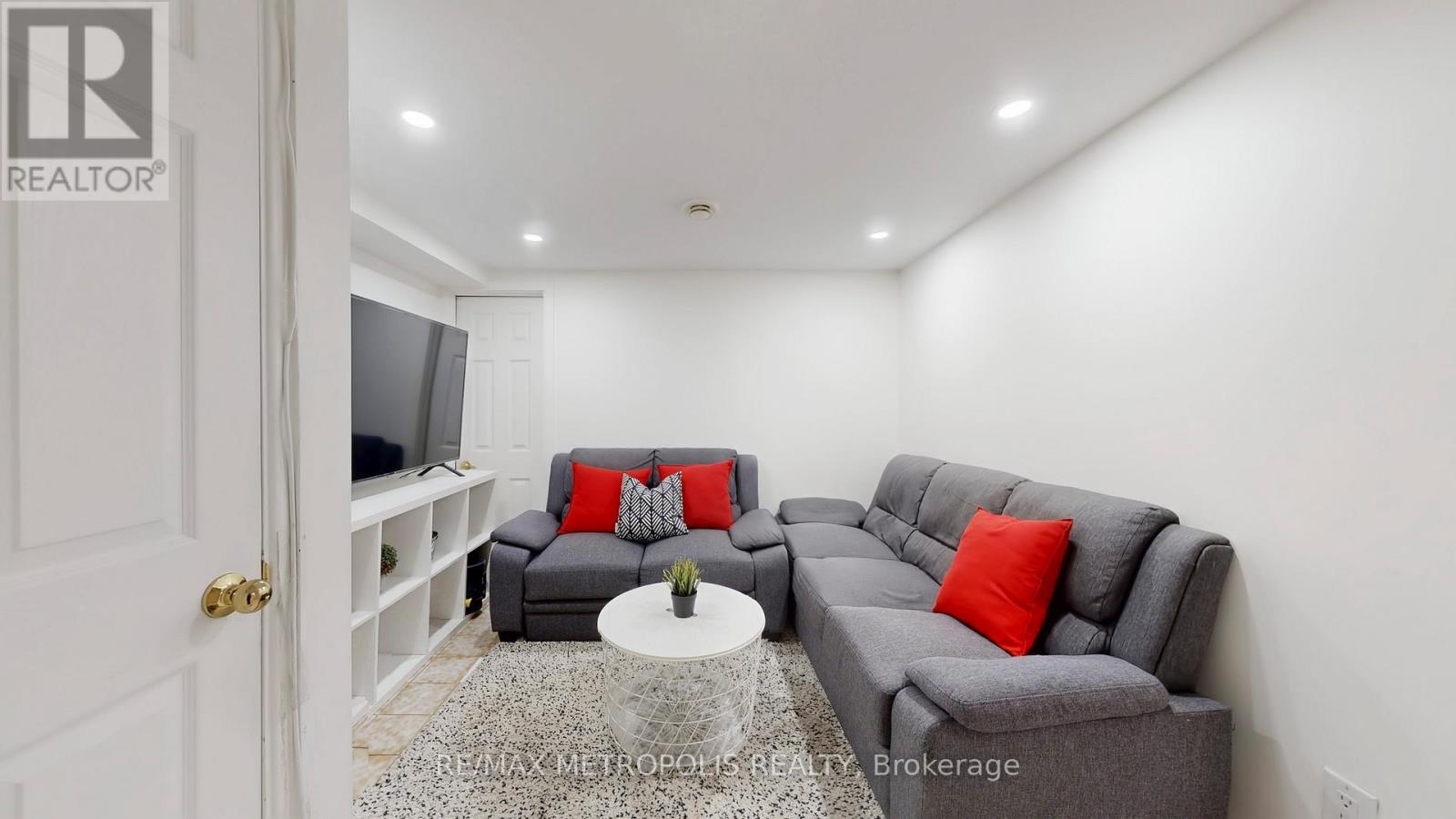 68 Paulvale Crescent, Toronto, Ontario  M3J 1K5 - Photo 29 - W12661438