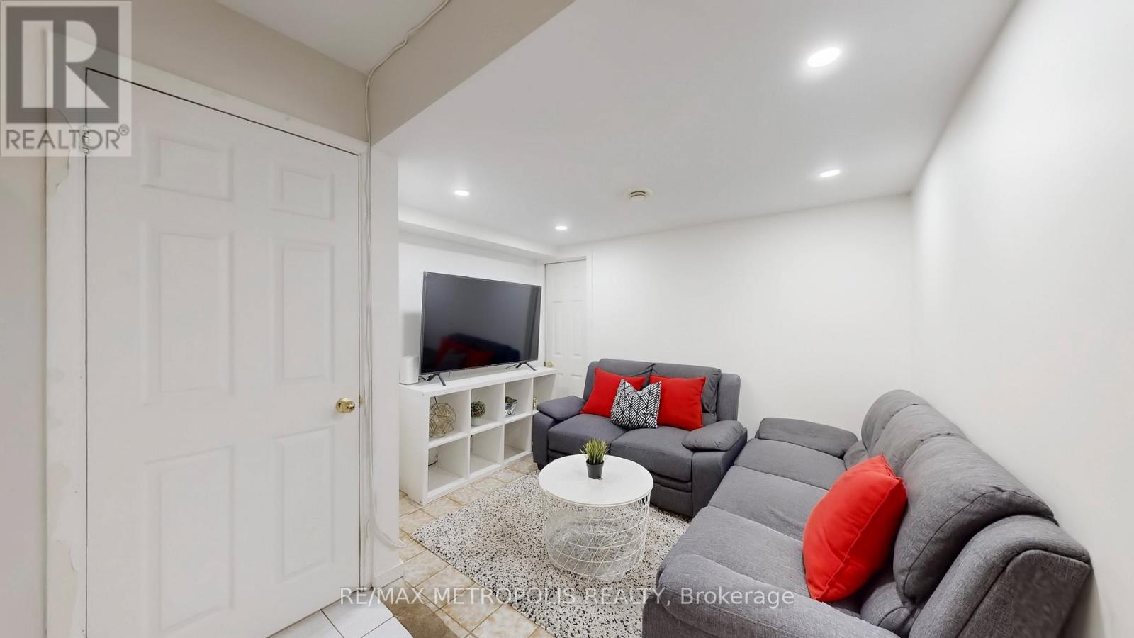 68 Paulvale Crescent, Toronto, Ontario  M3J 1K5 - Photo 30 - W12661438