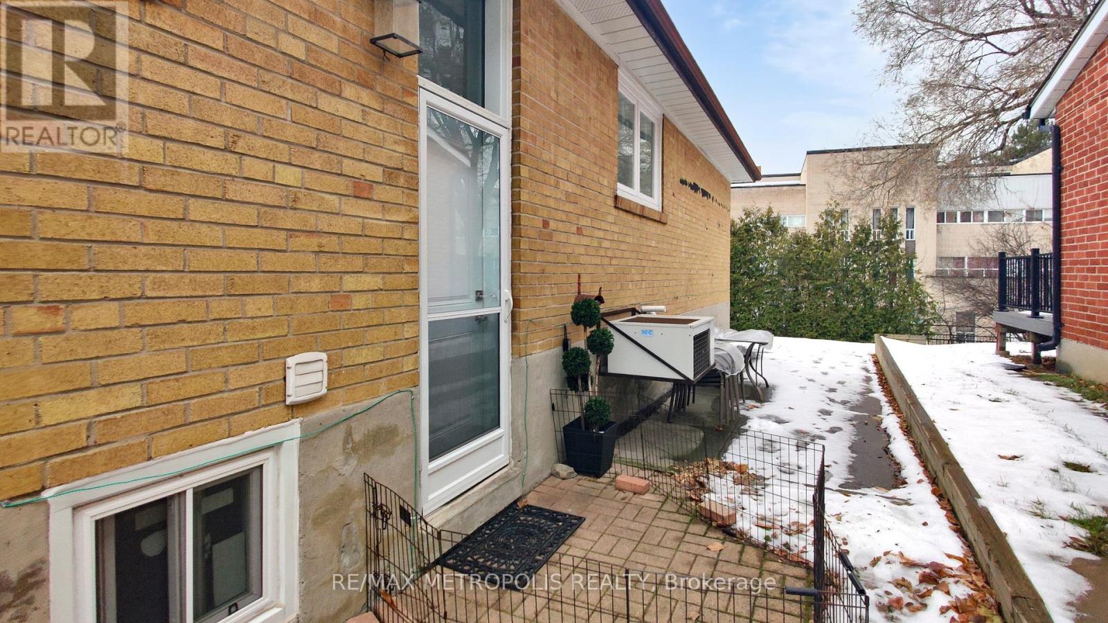 68 Paulvale Crescent, Toronto, Ontario  M3J 1K5 - Photo 48 - W12661438