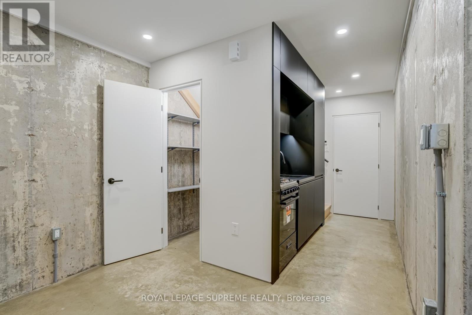 Garden - 101 Bernice Crescent, Toronto, Ontario  M6N 1W7 - Photo 15 - W12661440