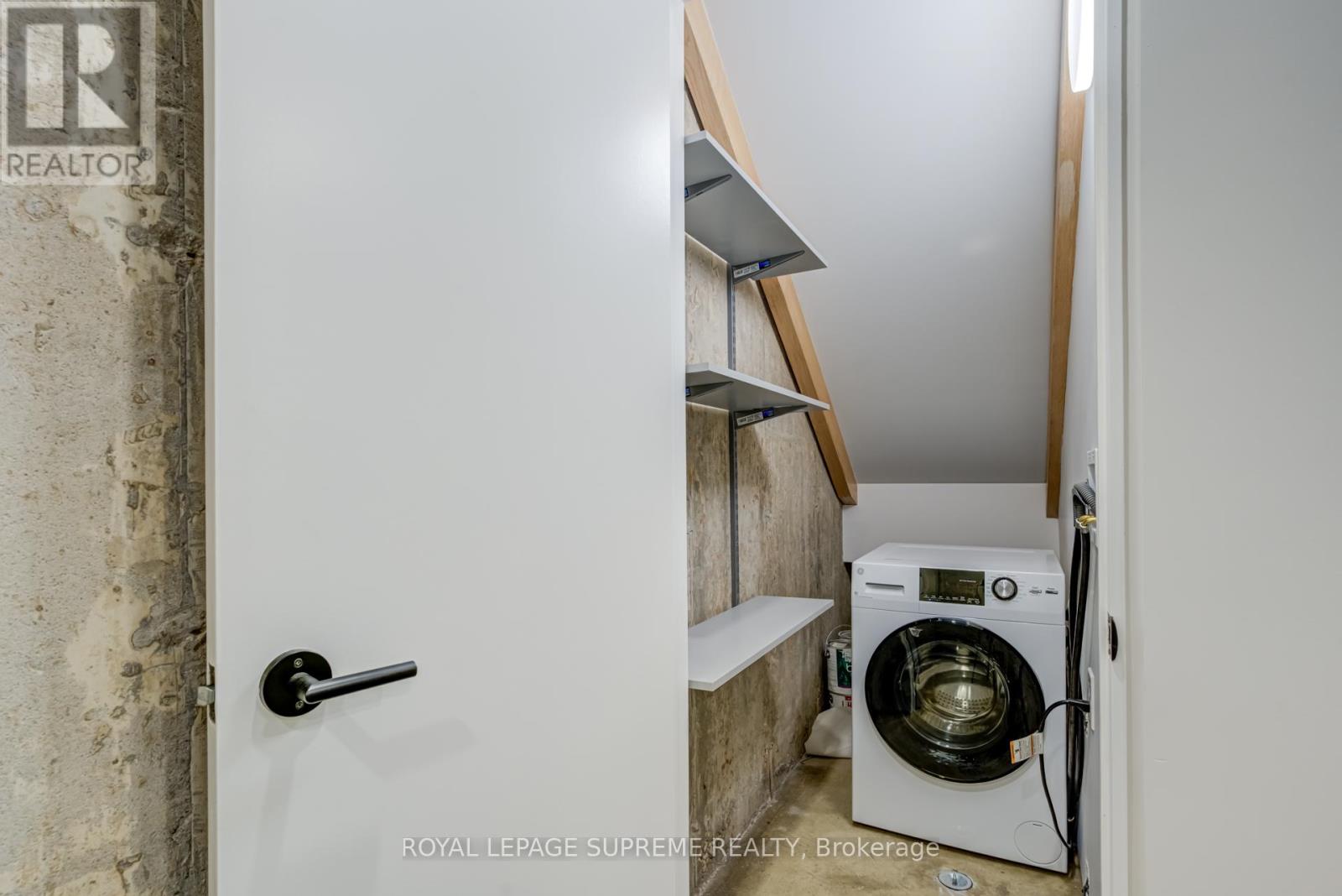 Garden - 101 Bernice Crescent, Toronto, Ontario  M6N 1W7 - Photo 16 - W12661440