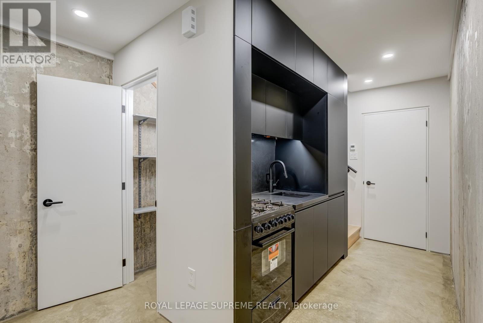 Garden - 101 Bernice Crescent, Toronto, Ontario  M6N 1W7 - Photo 18 - W12661440