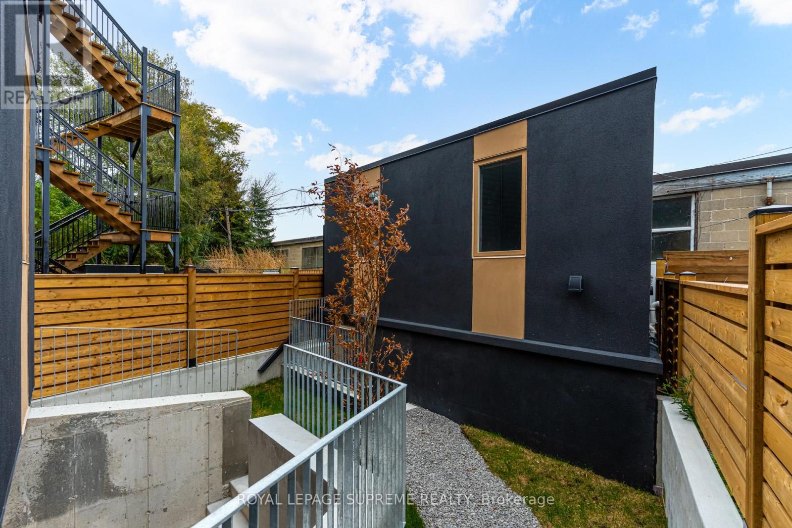 Garden - 101 Bernice Crescent, Toronto, Ontario  M6N 1W7 - Photo 2 - W12661440