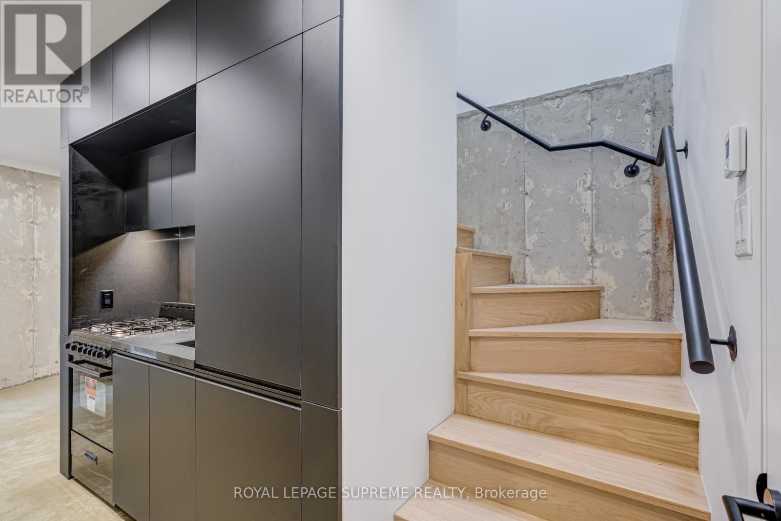 Garden - 101 Bernice Crescent, Toronto, Ontario  M6N 1W7 - Photo 23 - W12661440