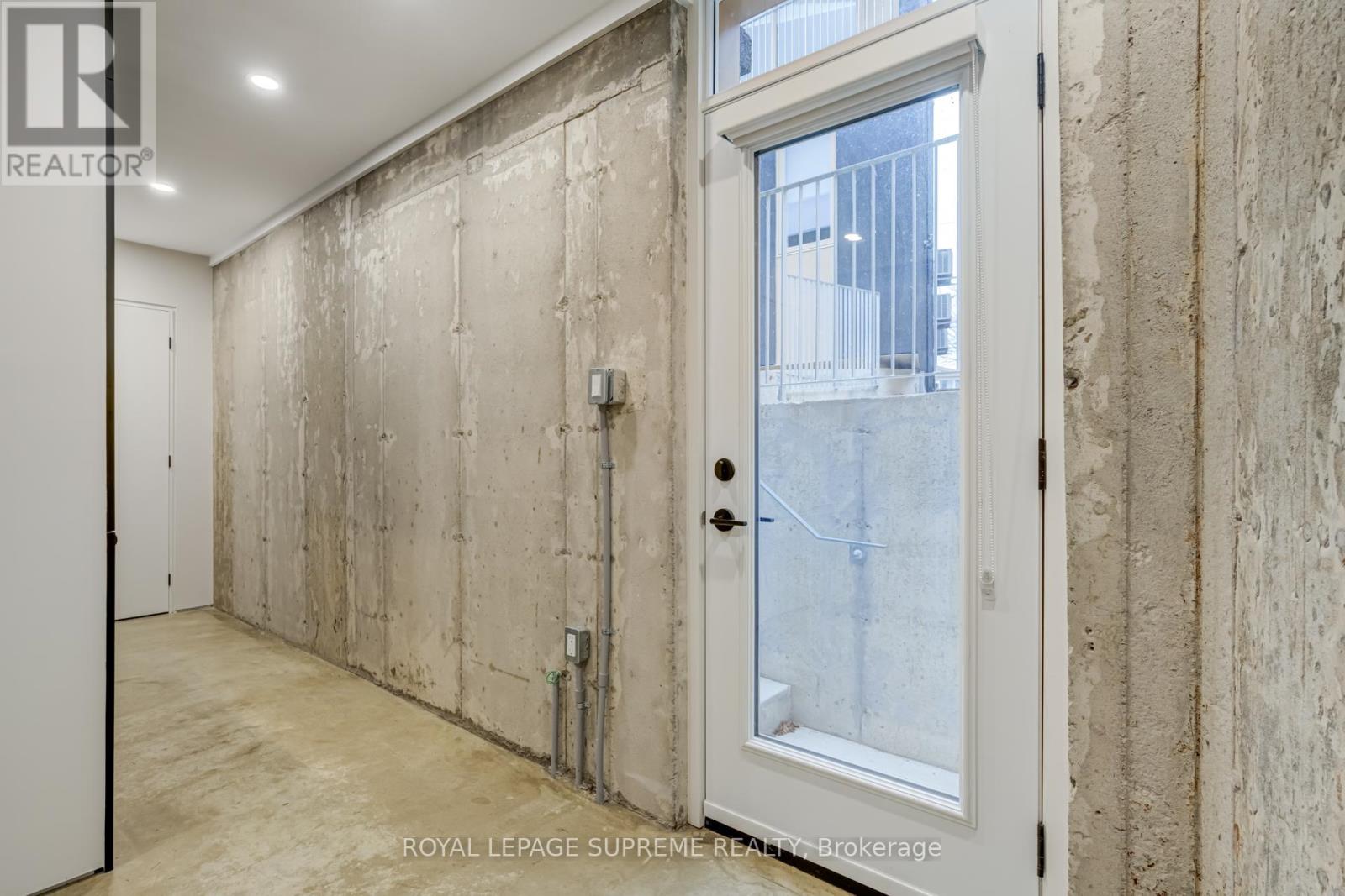 Garden - 101 Bernice Crescent, Toronto, Ontario  M6N 1W7 - Photo 5 - W12661440