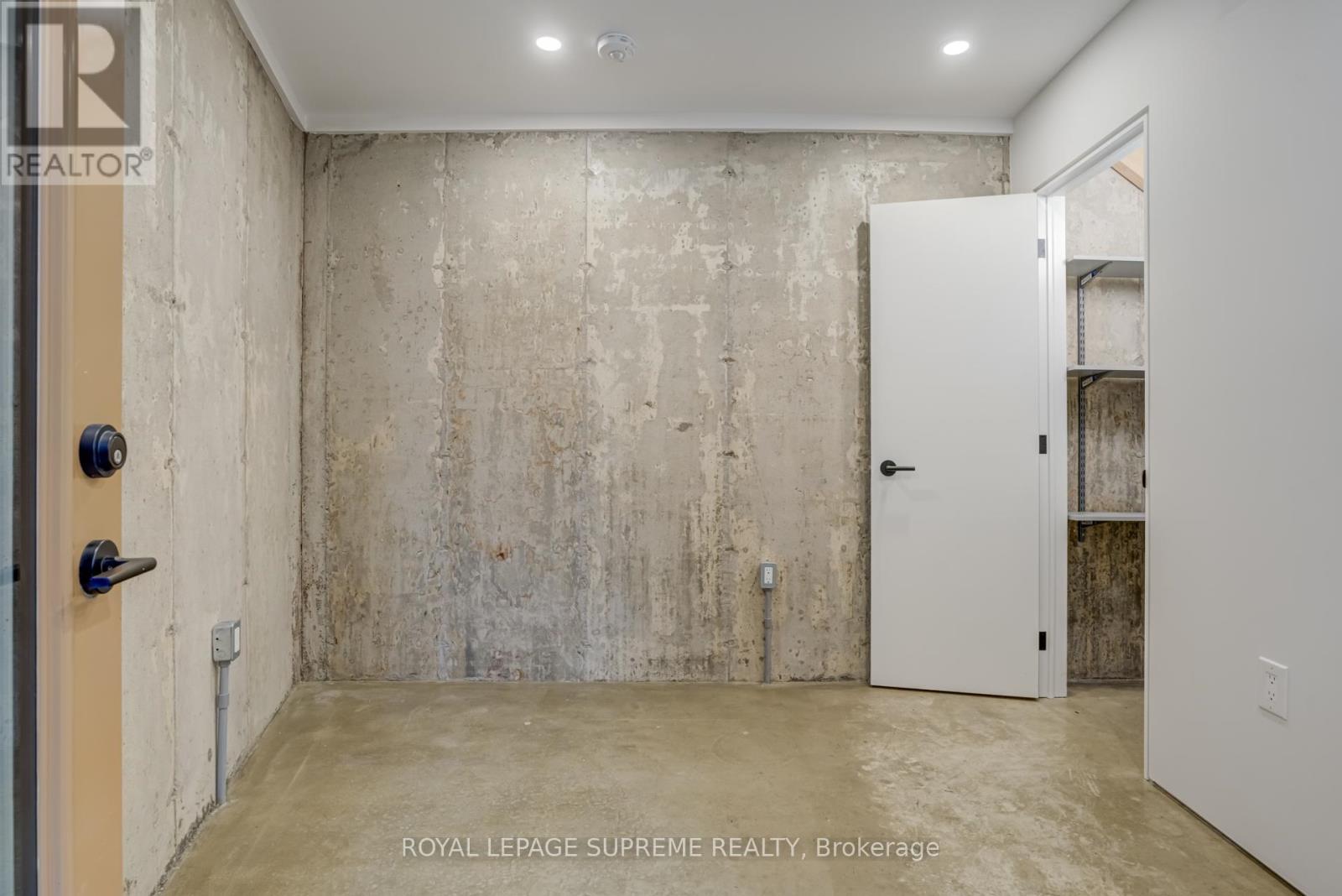 Garden - 101 Bernice Crescent, Toronto, Ontario  M6N 1W7 - Photo 7 - W12661440