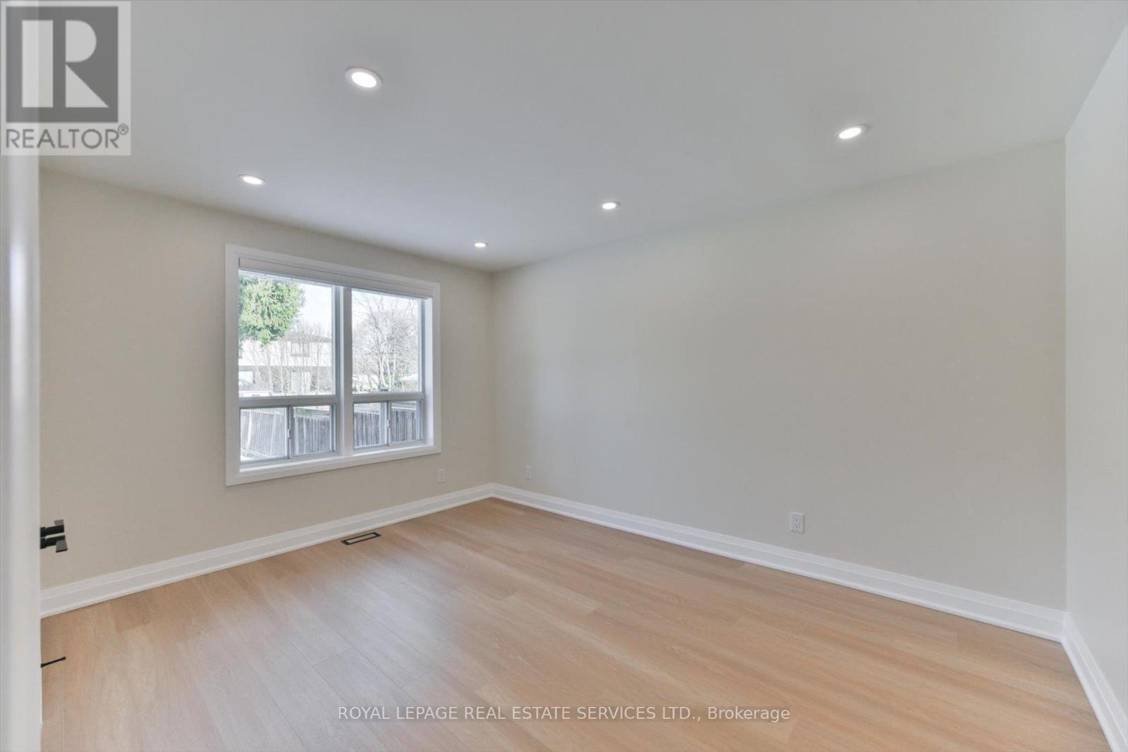 24 Wingrove Hill, Toronto, Ontario  M9B 2C6 - Photo 17 - W12661460