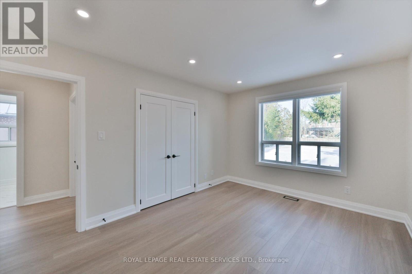 24 Wingrove Hill, Toronto, Ontario  M9B 2C6 - Photo 18 - W12661460