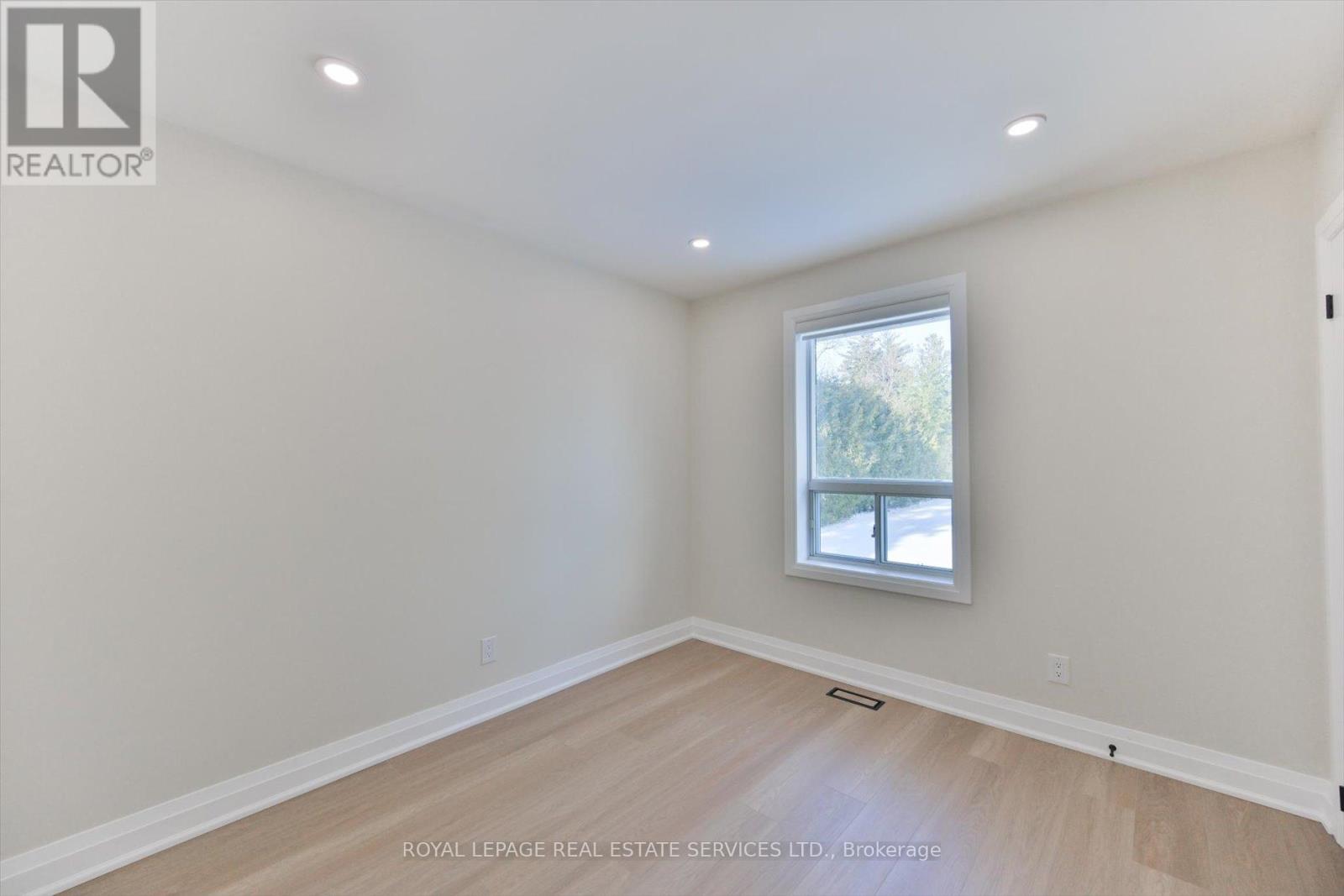 24 Wingrove Hill, Toronto, Ontario  M9B 2C6 - Photo 20 - W12661460