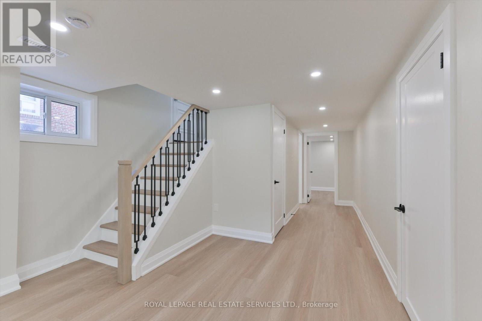 24 Wingrove Hill, Toronto, Ontario  M9B 2C6 - Photo 27 - W12661460