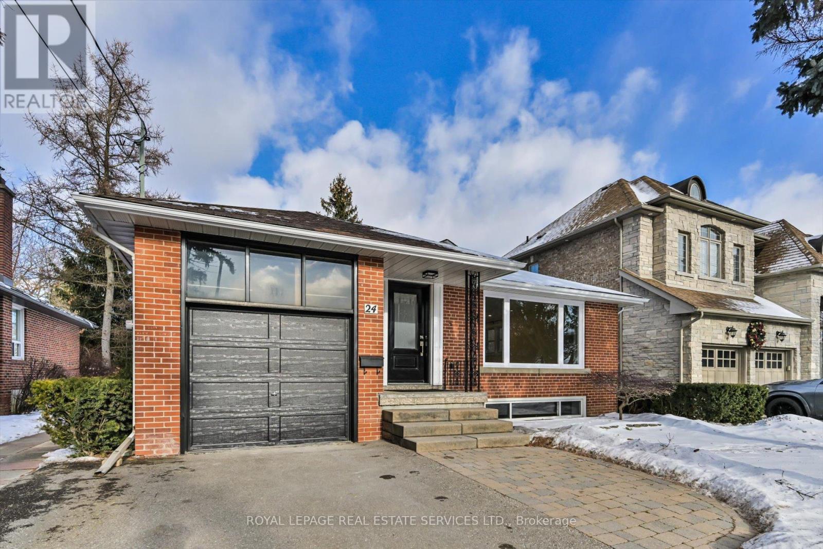 24 Wingrove Hill, Toronto, Ontario  M9B 2C6 - Photo 4 - W12661460