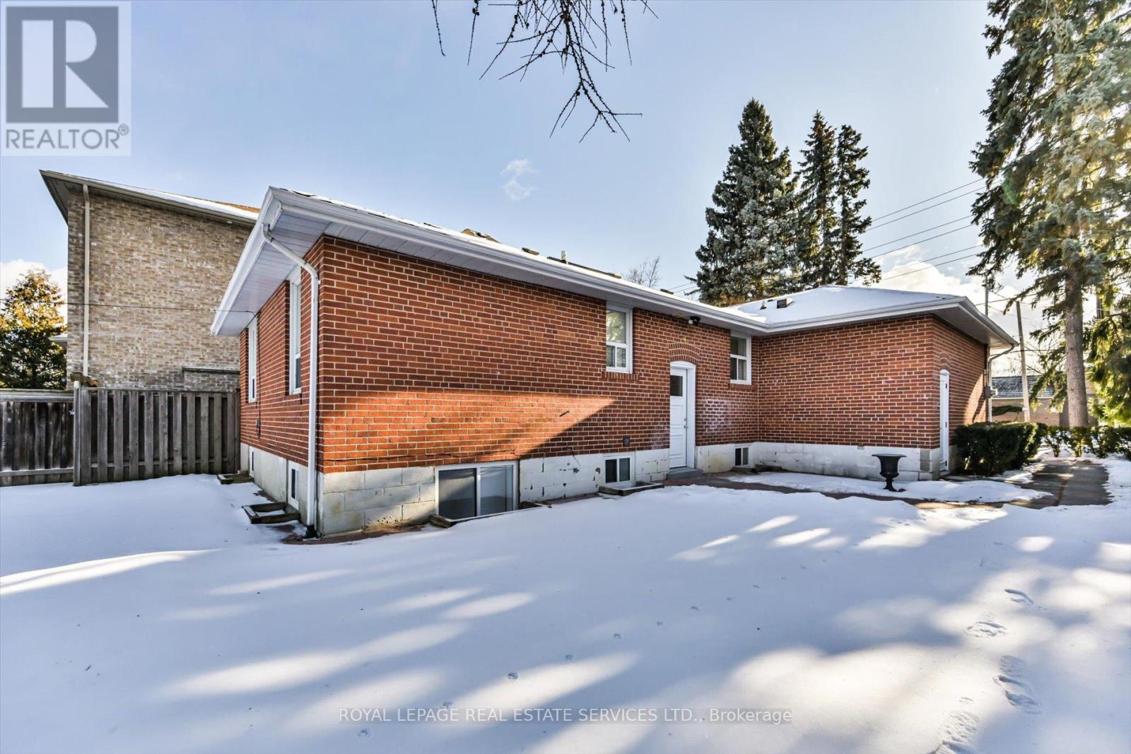 24 Wingrove Hill, Toronto, Ontario  M9B 2C6 - Photo 40 - W12661460