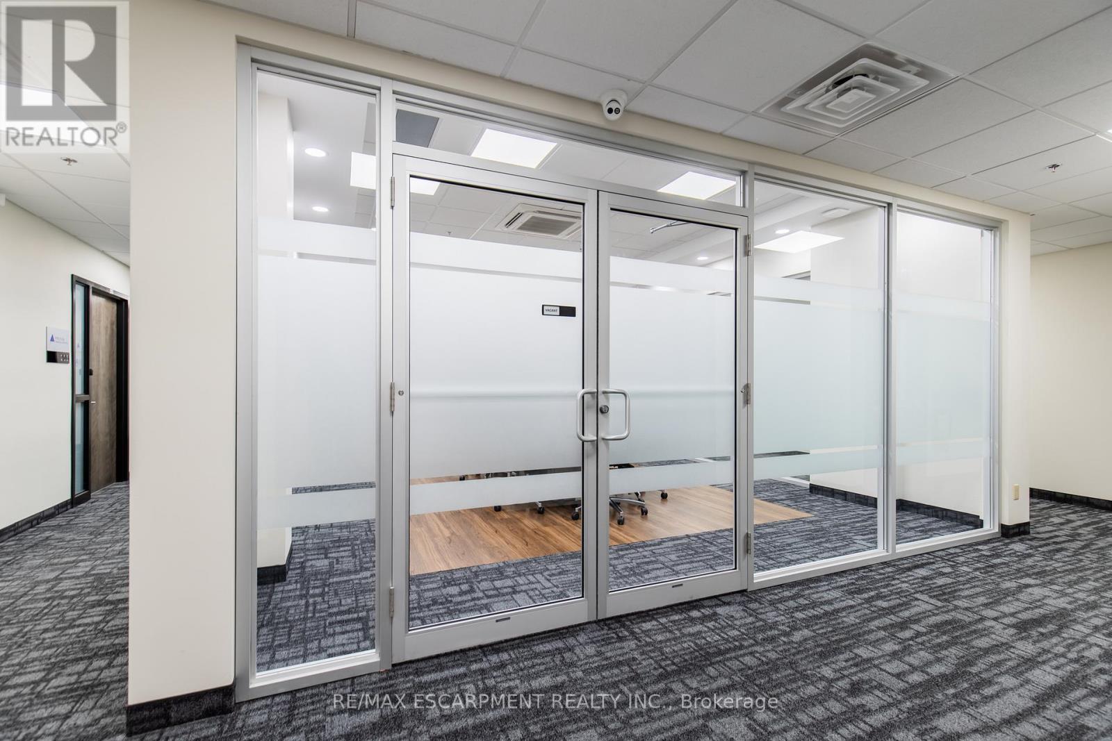 215 - 1670 North Service Road, Oakville, Ontario  L6H 7G3 - Photo 22 - W12661474