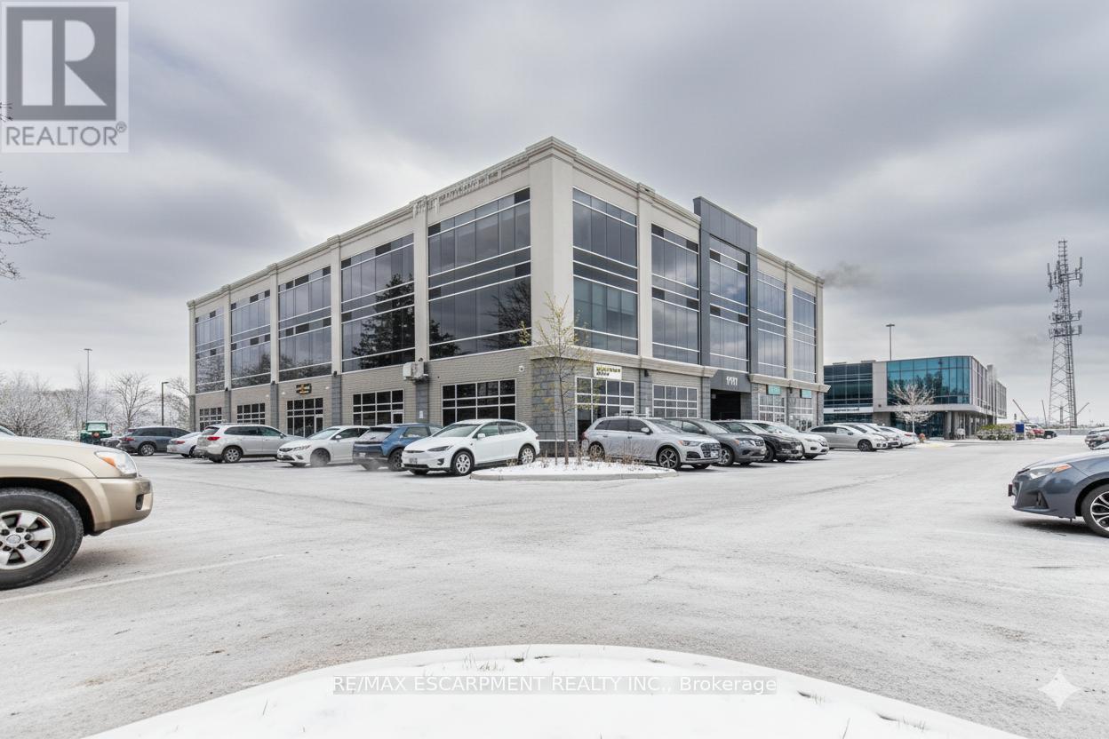 215 - 1670 North Service Road, Oakville, Ontario  L6H 7G3 - Photo 3 - W12661474