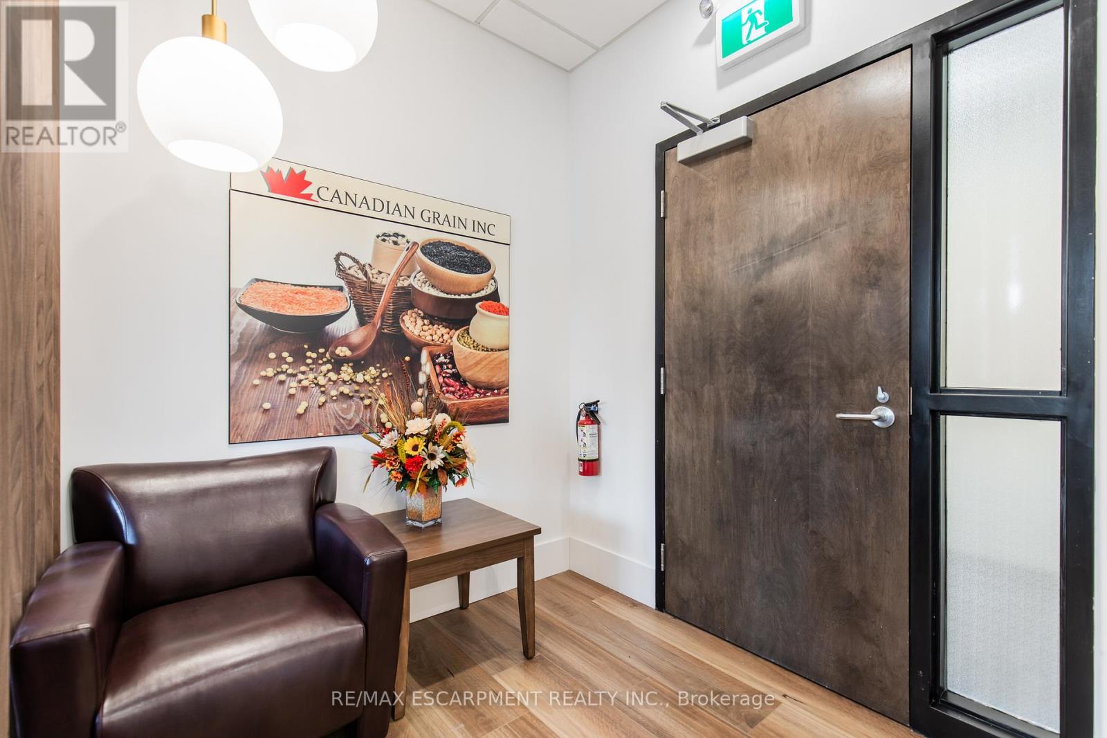 215 - 1670 North Service Road, Oakville, Ontario  L6H 7G3 - Photo 8 - W12661474