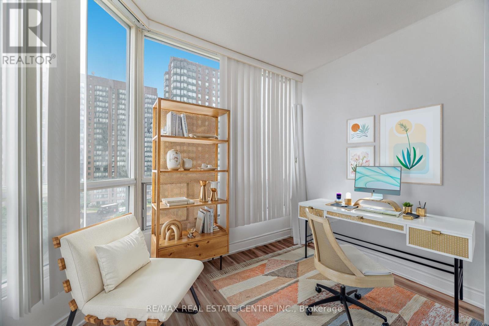 811 - 115 Hillcrest Avenue, Mississauga, Ontario  L5B 3Y9 - Photo 9 - W12661478